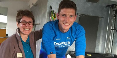 Gigi-Bernhard-und-Flo-Angert-beim-Bikefitting-in-der-villa-aktiv